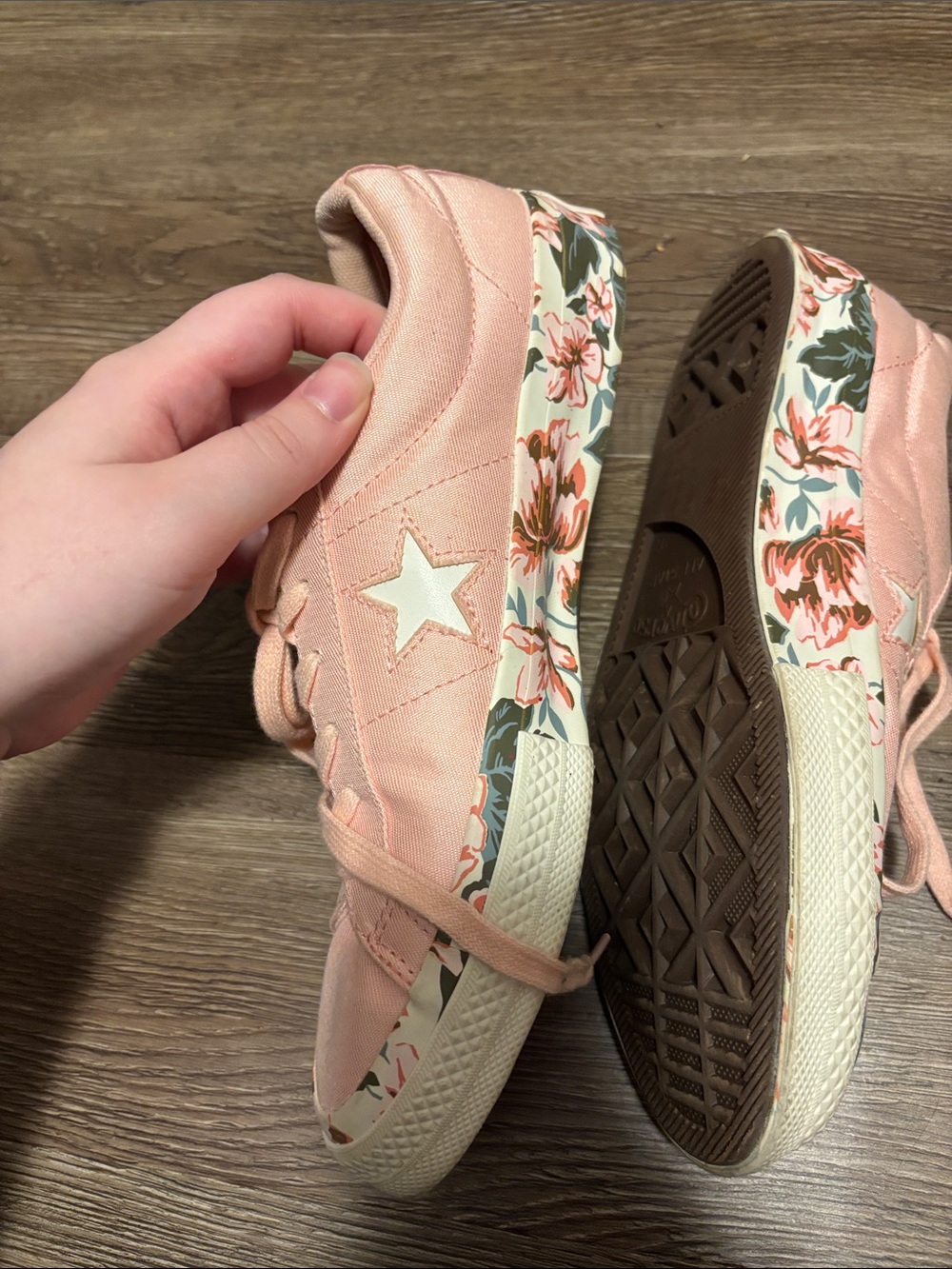 pink floral converse - Picture 3 of 6